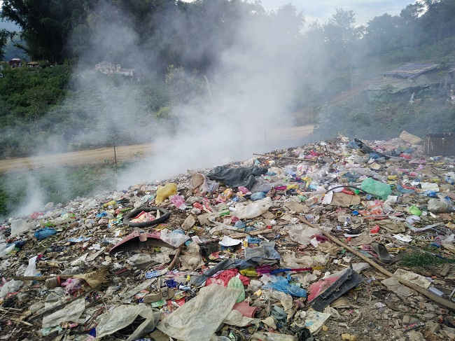 Khu vực xử lý rác thải nằm ngay đầu nguồn cung cấp nước sinh hoạt cho thị trấn Thuận Châu