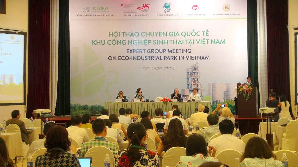 Toàn cảnh hội thảo chuyên gia quốc tế về khu công nghiệp sinh thái tại Việt Nam