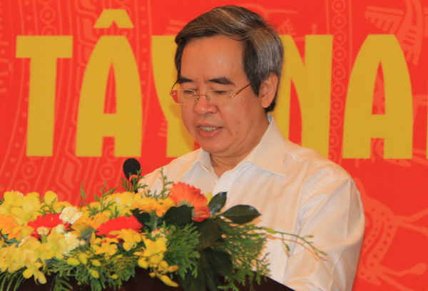 Ông Nguyễn Văn Bình (Ủy viên Bộ Chính trị, Bí thư Trung ương Đảng, Trưởng ban Kinh tế Trung ương, Trưởng BCĐ Tây Bắc) phát biểu tại Hội nghị. 
