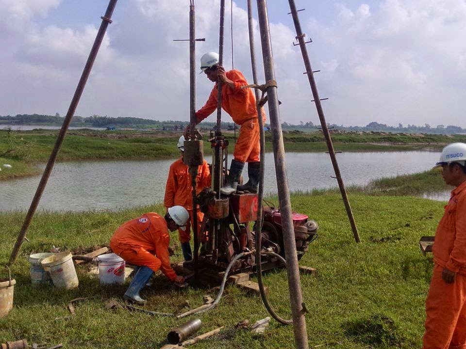 Chủ tịch UBND tỉnh Quảng Ngãi đã yêu cầu các sở ngành tăng cường tuyên truyền, thanh tra, kiểm tra việc quản lý, cấp phép thăm dò, khai thác nước dưới đất thuộc địa bàn, lĩnh vực quản lý