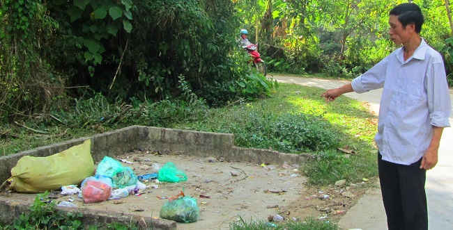 Điểm thu gom rác thải sinh hoạt tại đội 2, bản Pom Mỏ, xã Thanh Chăn.