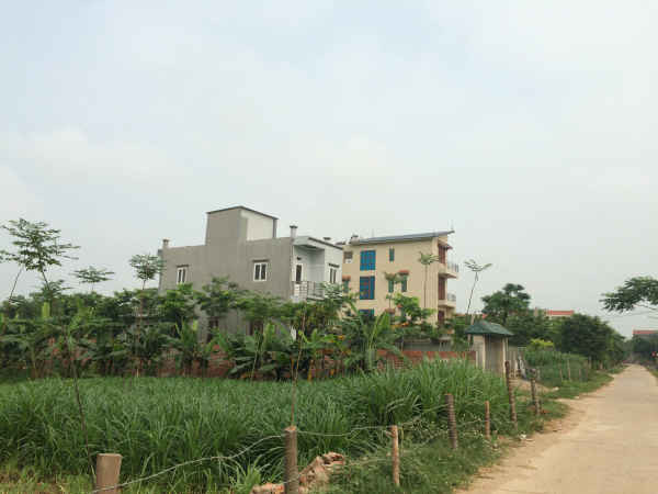 Đất nông nghiệp của dân được xã Phú Đa lấy bán cho các hộ xây dựng nhà kiên cố trái luật