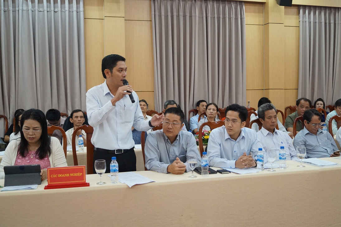 Các doanh nghiệp trên địa bàn tỉnh Quảng Ngãi phản ánh những khó khăn vướng mắc với lãnh đạo tỉnh