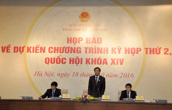 ông Nguyễn Hạnh Phúc - Chủ nhiệm Văn phòng Quốc hội kiêm Tổng thư ký Quốc hội phát biểu chủ trì họp báo chiều 18/10 tại Hà Nội
