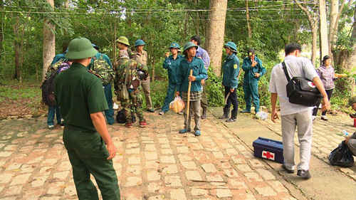 Đội ngũ y bác sĩ túc trực gần khu vực chân núi Dinh