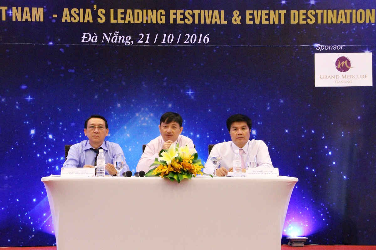 Ông Đặng Việt Dũng – Phó Chủ tịch UBND TP. Đà Nẵng chủ trì cuộc họp báo 