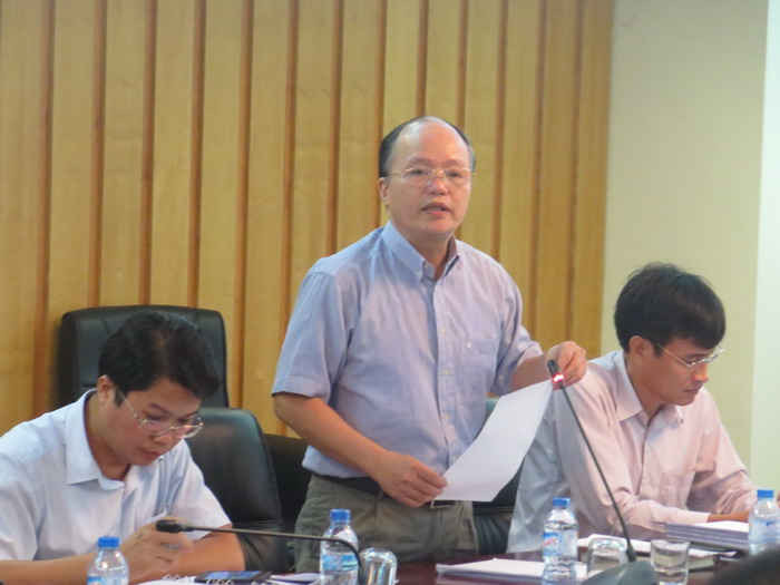 Ông Lê Hữu Thuần, Phó Cục trưởng Cục Quản lý tài nguyên nước phát biểu tại cuộc họp 