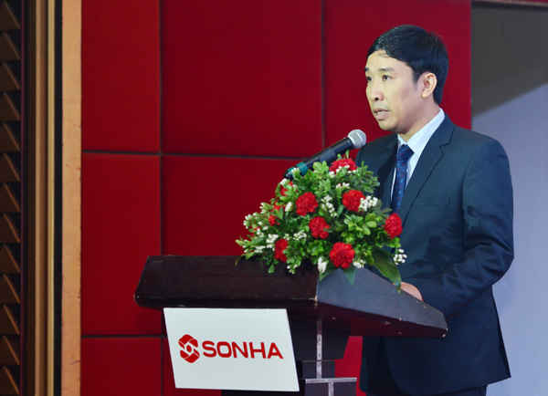 Ông Hoàng Mạnh Tân – Phó tổng Giám đốc Tập đoàn Sơn Hà phát biểu tại buổi Lễ