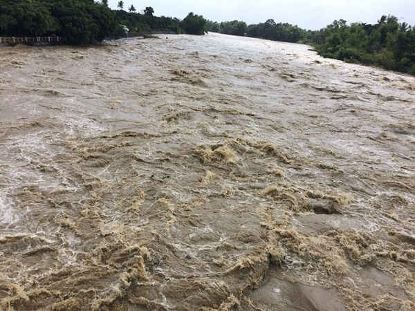 Do ảnh hưởng của không khí lạnh, tỉnh Quảng Bình lại xuất hiện mưa lớn khiến nước sông Gianh tiếp tục lên cao gây lũ