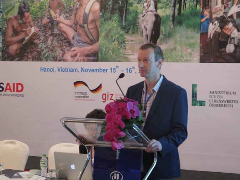 Ông Jake Brunner, Giám đốc IUCN khu vực Indo-Burma phát biểu tại hội thảo 