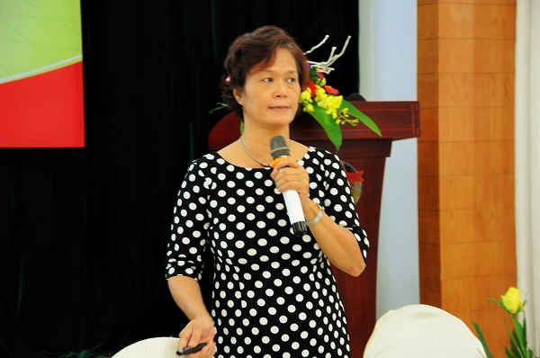 Bác sĩ Phạm Thị Hoàng Anh – Giám đốc Tổ chức Healthbridge Canada tại Việt Nam phát biểu tại hội thảo