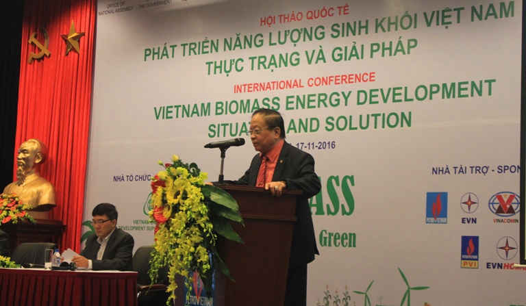 Ông Trần Viết Ngãi, Chủ tịch Hiệp hội Năng lượng Việt Nam (VEA) phát biểu khai mạc hội thảo