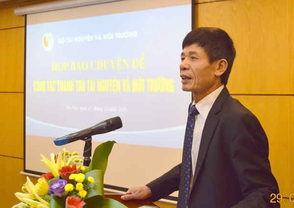 Thứ trưởng Bộ TN&MT Chu Phạm Ngọc Hiển phát biểu tại buổi họp báo