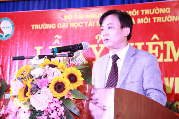 Ông Giang Đức Chung – Phó Vụ trưởng Vụ Tổ chức cán bộ (Bộ TN&MT) phát biểu tại buổi lễ