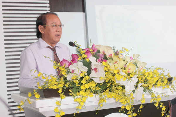 Ông Nguyễn Trường Nhân, Phó Chủ nhiệm Ủy ban về người VN ở nước ngoài TP.HCM phát biểu tại buổi giao lưu