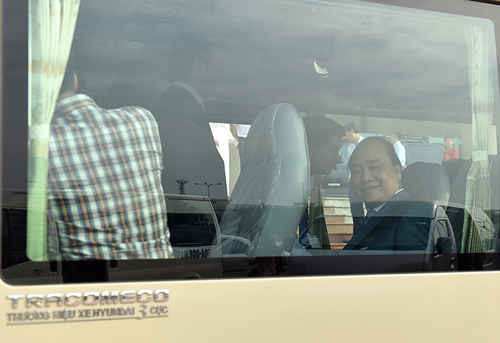 Thủ tướng Nguyễn Xuân Phúc đã thăm khu đô thị Đại học quốc gia TPHCM, khu đô thị đại học đầu tiên của cả nước, bằng xe khách.