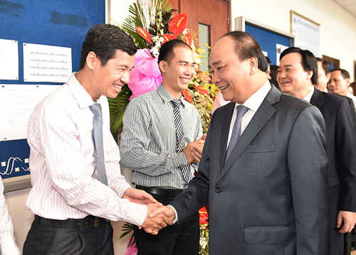 Thủ tướng gặp gỡ các thầy cô giáo ĐHQG TPHCM. 