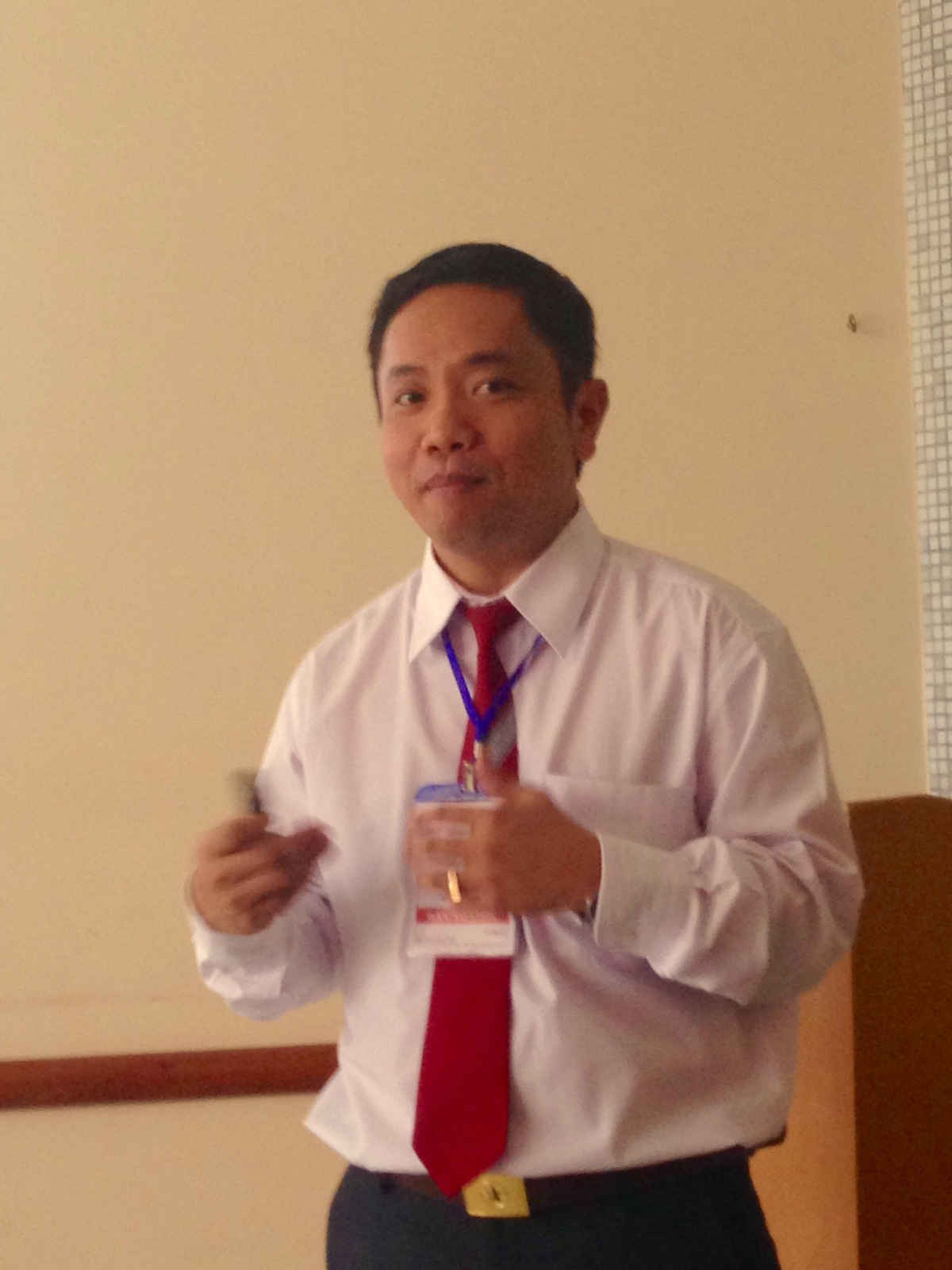    PGS.TS Phan Trung Hiền, thuyết trình tại Hội nghị khoa học.