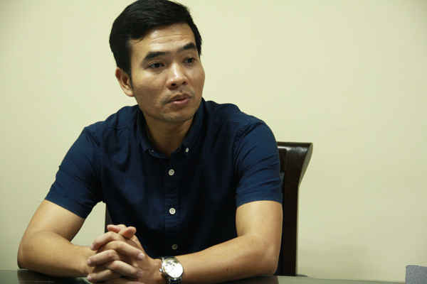 Ông Nguyễn Công Quảng – Phó Giám đốc Ban Quản lý Dự án quận Tây Hồ trao đổi với nhóm PV Báo Tài nguyên và Môi trường