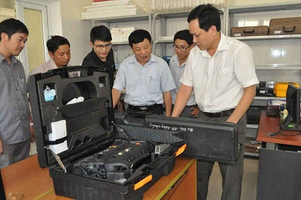 Trung tâm quan trắc Tài nguyên & Môi trường Nghệ An nhận 10 thiết bị quan trắc hiện đại