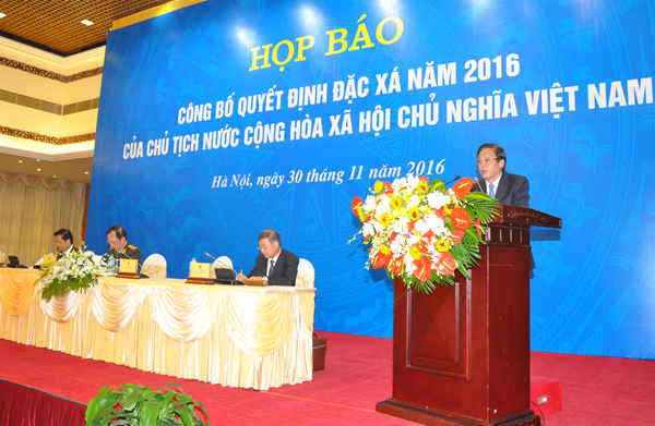 ông Giang Sơn, Phó Chủ nhiệm Thường trực Văn phòng Chủ tịch nước phát biểu tại buổi họp báo sáng 30/11.