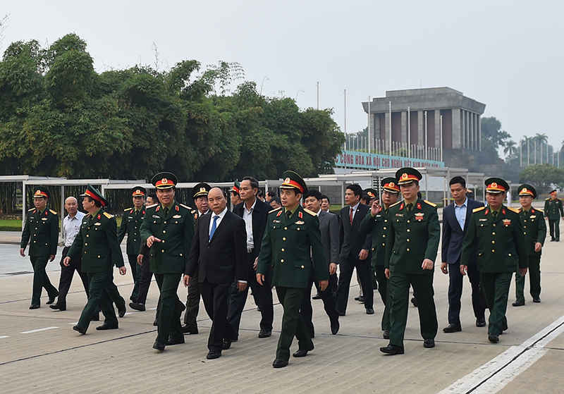 Thủ tướng Nguyễn Xuân Phúc kiểm tra công tác tu bổ định kỳ Lăng Bác