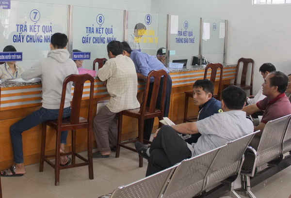 Giải quyết thủ tục hành chính tại Chi nhánh Văn phòng Đăng ký đất đai Đồng Nai