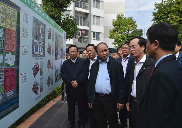 Thủ tướng Nguyễn Xuân Phúc thị sát Khu đô thị nhà ở xã hội Đặng Xá, huyện Gia Lâm, Hà Nội 
