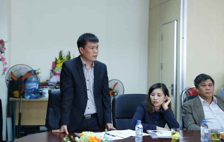 Ông Trịnh Xuân Quảng – Phó Vụ trưởng Vụ Thi đua -  Khen thưởng, Bộ TN&MT phát biểu tại hội nghị