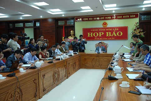 UBND tỉnh Đắk Lắk tổ chức cuộc họp báo về vụ nổ tại Công an tỉnh