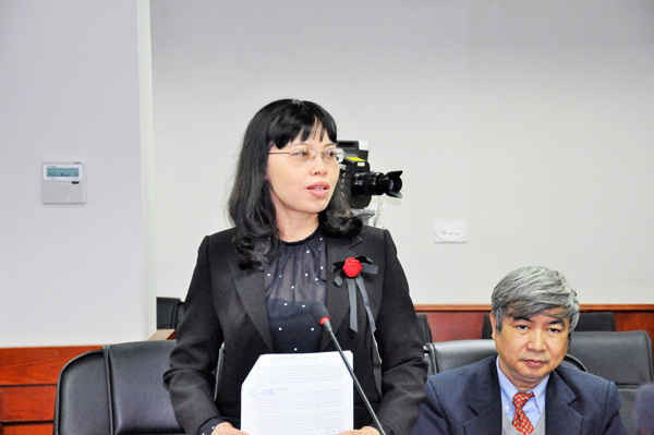 Bà Trần Thị Thêm - Phó Vụ trưởng Vụ Tài chính phát biểu 