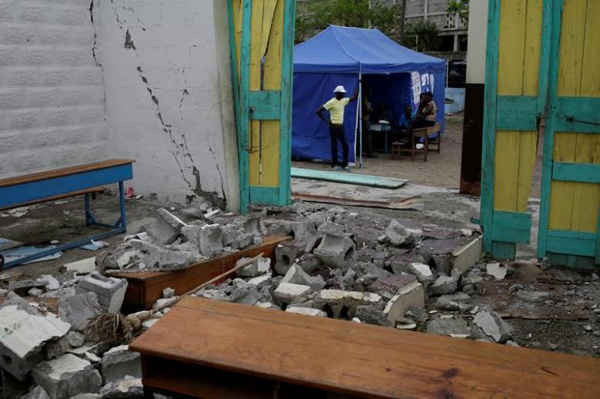 Bão Matthew phá hủy Trường Quốc gia Damassins, Haiti vào ngày 20/11/2016. Ảnh: REUTERS / Andres Martinez Casares