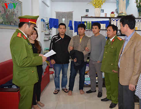 Cơ quan điều tra, Công an tỉnh TT Huế thi hành lệnh khám xét nơi ở đối tượng Nguyễn Hoàng Tâm.