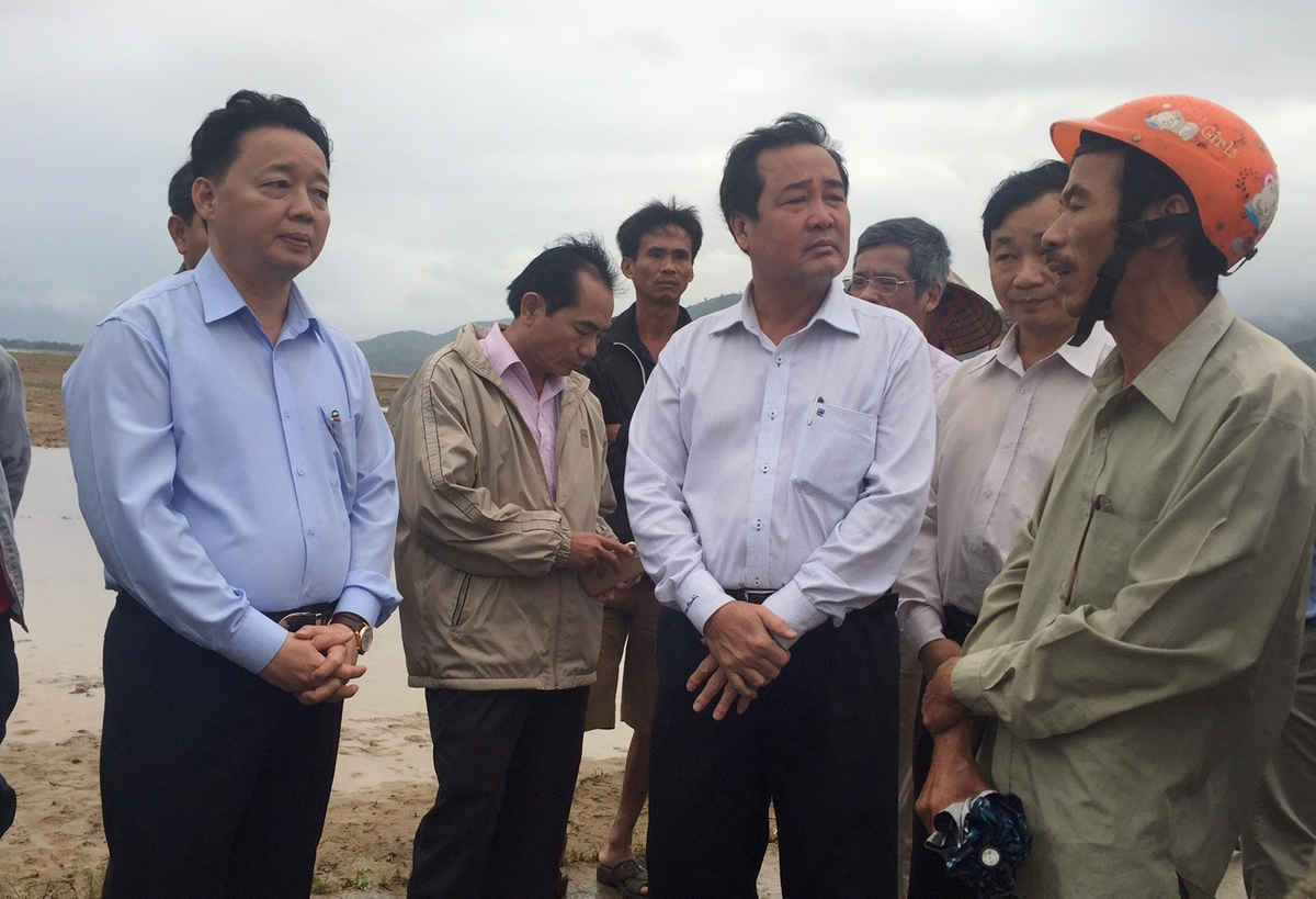 Bộ trưởng Trần Hồng Hà cũng lưu ý với lãnh đạo UBND tỉnh Quảng Nam về số liệu lưu lượng các hồ chứa hiện nay trên địa bàn