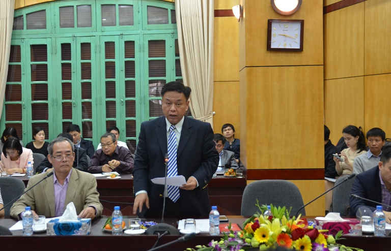 Ông Lê Đức Trung – Chánh Văn phòng Thường trực Ủy ban sông Mê Công Việt Nam báo cáo tổng kết công tác năm 2016 của Văn phòng Thường trực Ủy ban sông Mê Công Việt Nam
