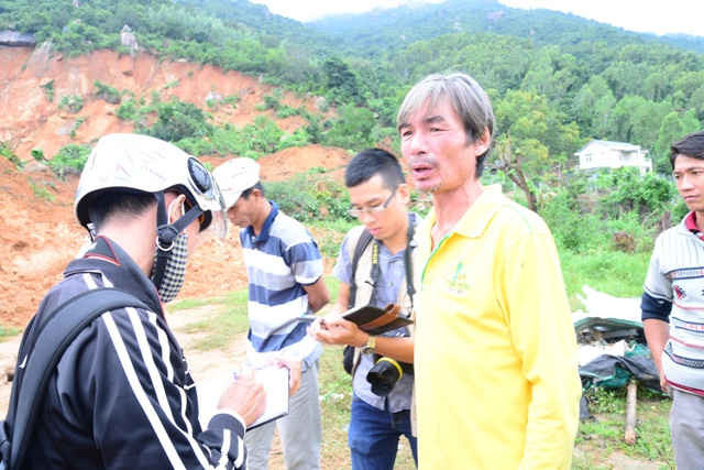 Ông Nguyễn Văn Thắm có nhà bị sập và chôn vùi hoàn toàn