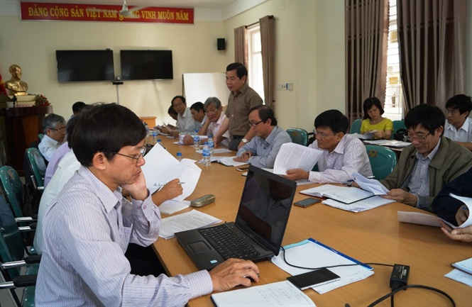 Đoàn công tác của Bộ NN-PTNT do Cục trưởng Cục Phòng, chống thiên tai Văn Phú Chính dẫn đầu làm việc tại Quảng Ngãi