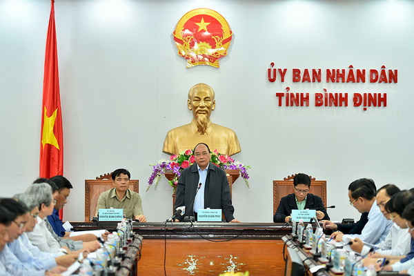 Thủ tướng Nguyễn Xuân Phúc và đoàn công tác Chính phủ làm việc với lãnh đạo chủ chốt tỉnh Bình Định. 