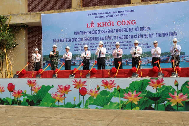 Lễ khởi công dự án khu neo đậu, tránh trú bão cho tàu cá tại huyện đảo Phú Quý, tỉnh Bình Thuận ngày 26/12/2016