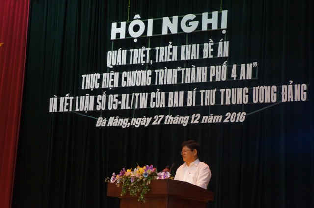 Phó Bí thư Thường trực Thành uỷ Đà Nẵng Võ Công Trí phát biểu tại Hội nghị