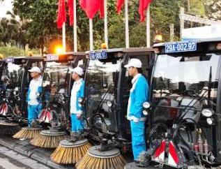 Đồng loạt 12 xe hút bụi và quét rác được Hà Nội bổ sung phục vụ dịp tết Đinh Dậu 2017