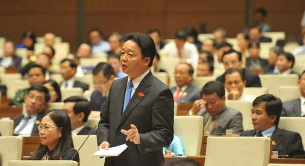 Bộ trưởng Bộ TN&MT Trần Hồng Hà phát biểu trước Quốc hội - Ảnh: Quốc Khánh