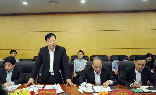 Bộ trưởng Bộ NN&PTNT Nguyễn Xuân Cường phát biểu tại buổi làm việc. Ảnh: Khương Trung