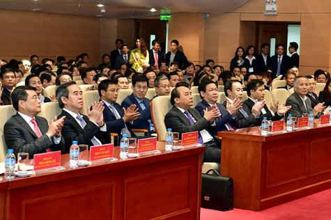Thủ tướng Nguyễn Xuân Phúc và các đại biểu dự hội nghị.