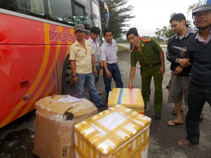 Lực lượng chức năng tỉnh Quảng Nam bắt giữ 400 kg thực phẩm bẩn trên xe khách
