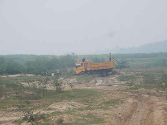Một khu vực khai thác cát trái phép tại xã Nghĩa Thịnh