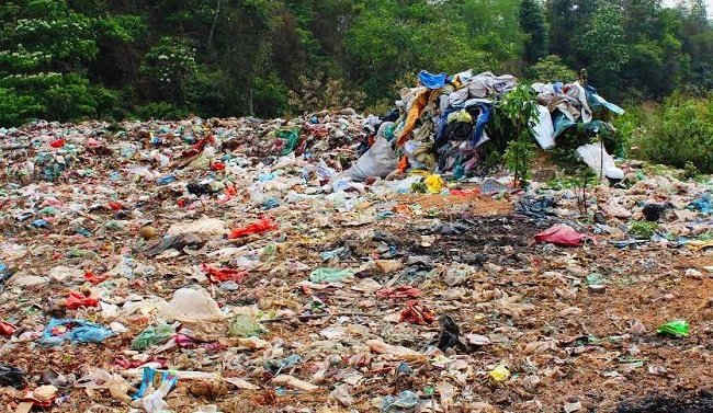 Bãi rác Noong Bua, một trong những điểm gây ô nhiễm môi trường nghiêm trọng.