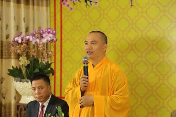 Đại Đức Thích Đạo Thịnh - trụ trì Chùa Khai Nguyên, Trưởng BTC chương trình phát biểu tại buổi Họp báo.