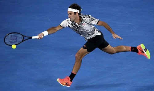 Roger Federer có sự khởi đầu thuận lợi khi dẫn trước 2-0