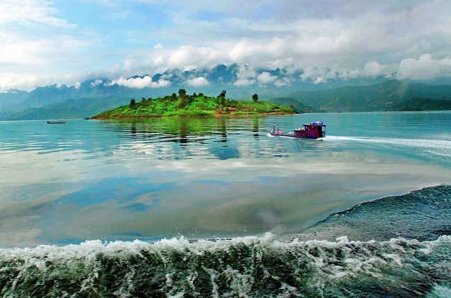 Du lịch lòng hồ là một trong các điểm nhấn của ngành du lịch Sơn La năm 2017